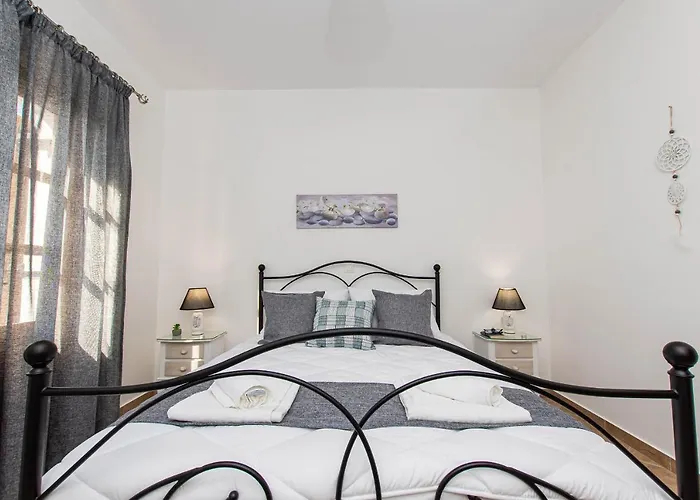 Naxian Bliss Apartman *