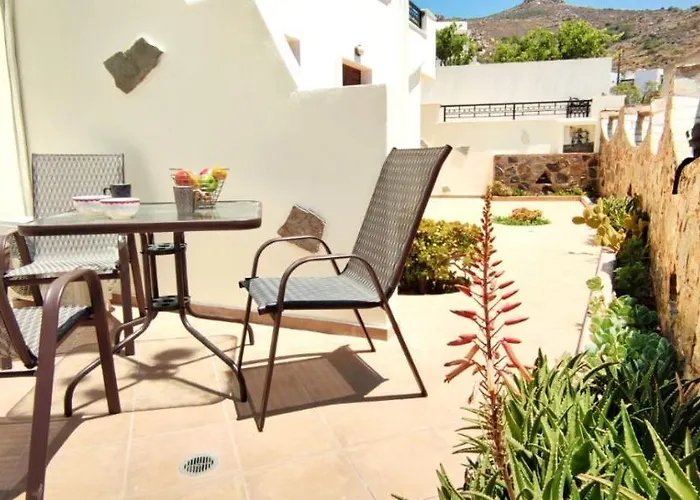 Naxian Bliss Apartman Angídia